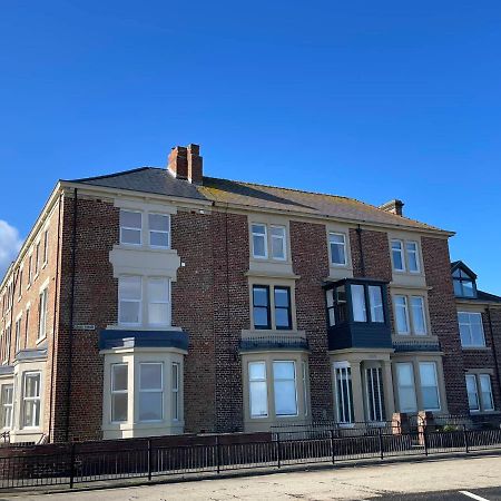 The Beach Front Apartment, Amazing Frontline Sea Views Tynemouth Bagian luar foto
