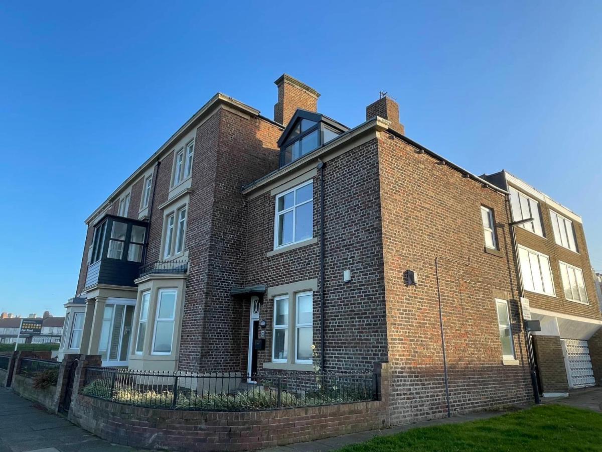 The Beach Front Apartment, Amazing Frontline Sea Views Tynemouth Bagian luar foto
