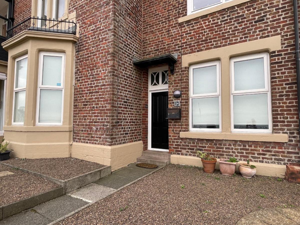 The Beach Front Apartment, Amazing Frontline Sea Views Tynemouth Bagian luar foto